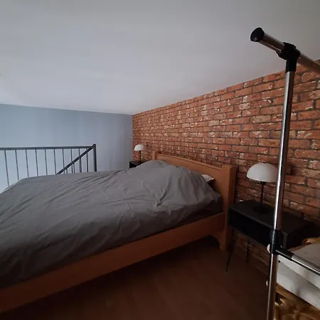 アパート Duga Kula